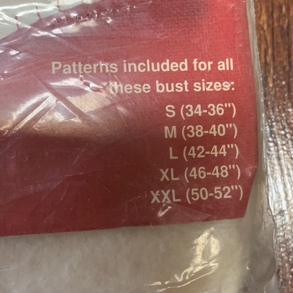 Vintage snowflake mittens wool vest kit w wool, patterns and thread for appliqué - Picture 5 of 7